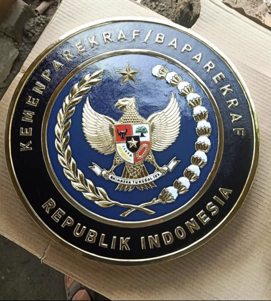 Logo KEMENPAREKRAFT 